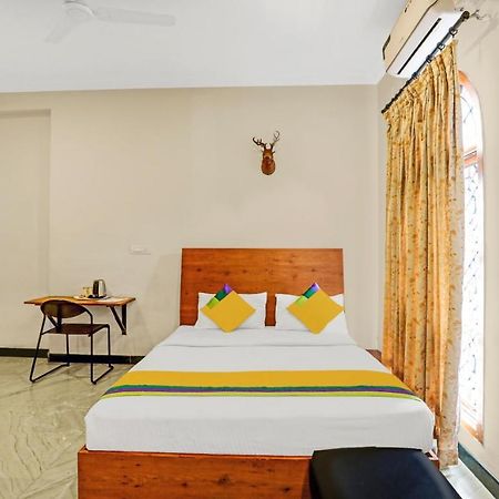 Itsy Hotels Anurag Inn Майсур Экстерьер фото